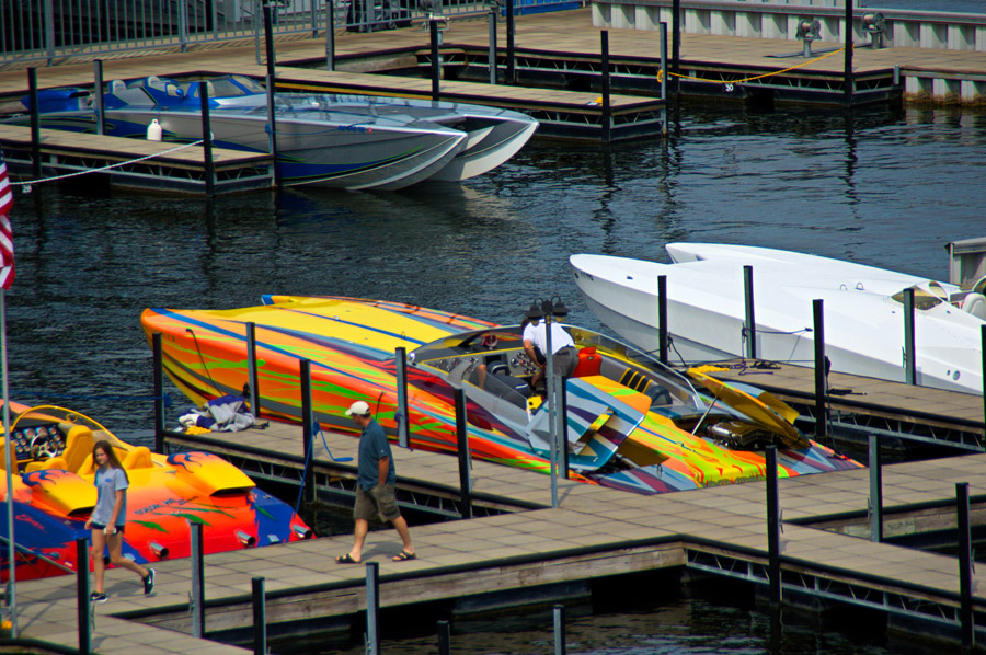 Muilt Color Speedboat