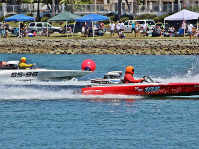 speed boat racing at Long Beach Sprint Nationals
