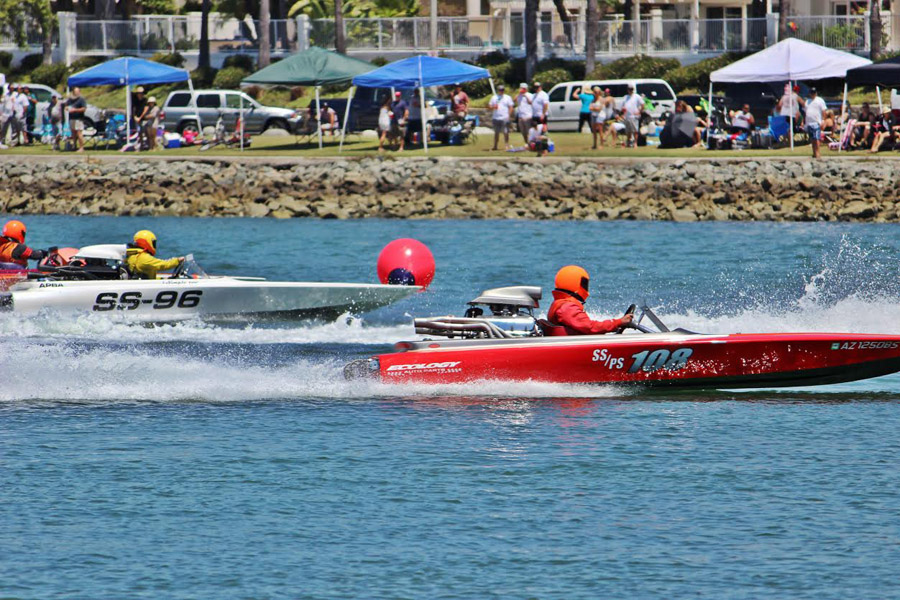 speed boat racing at Long Beach Sprint Nationals